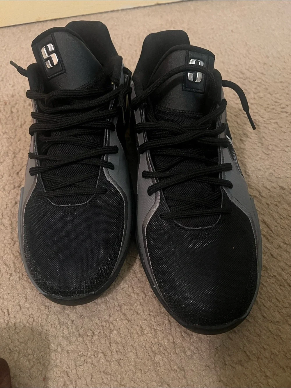Men's Black Athletic Basketball Shoes with Gold Accents